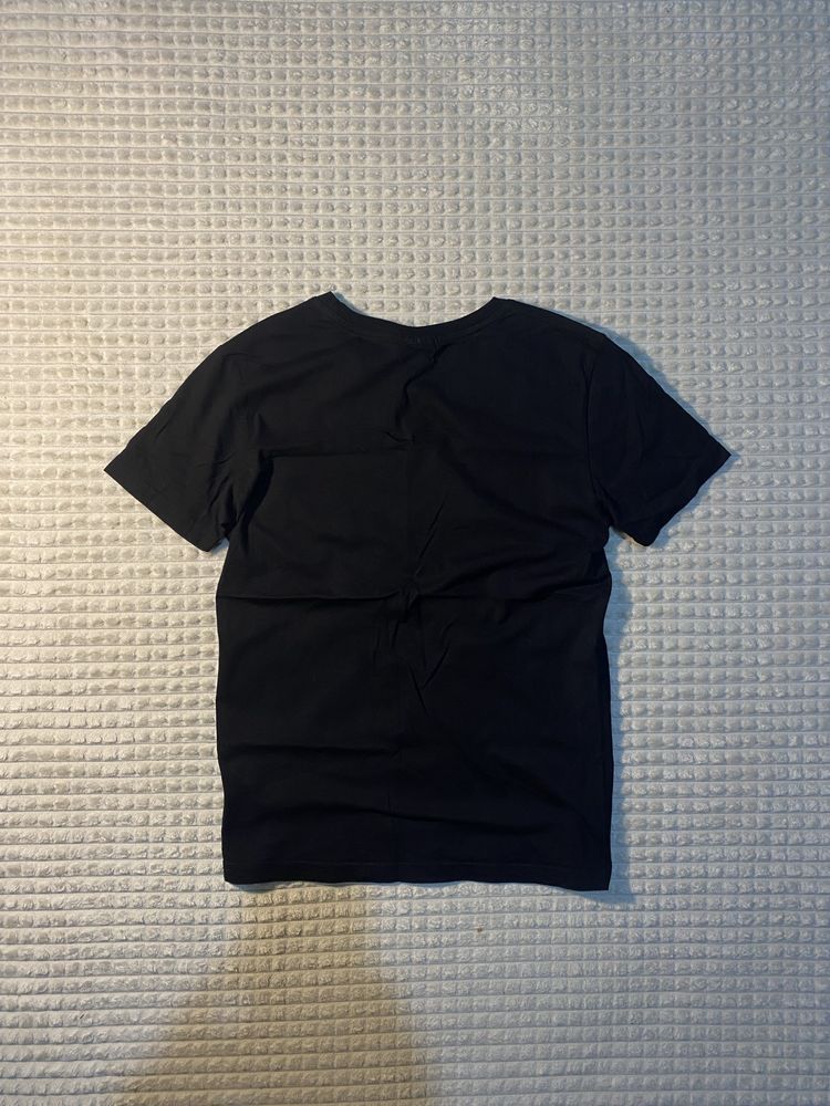 Женская хлопковая черная футболка ESSENTIALS | S размер
