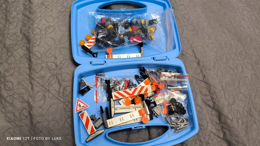 Playmobil elementy znaki drogowe reflektory haki