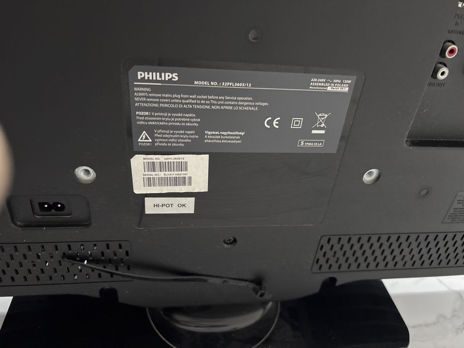 Телевізор Philips 32PFL3605/12