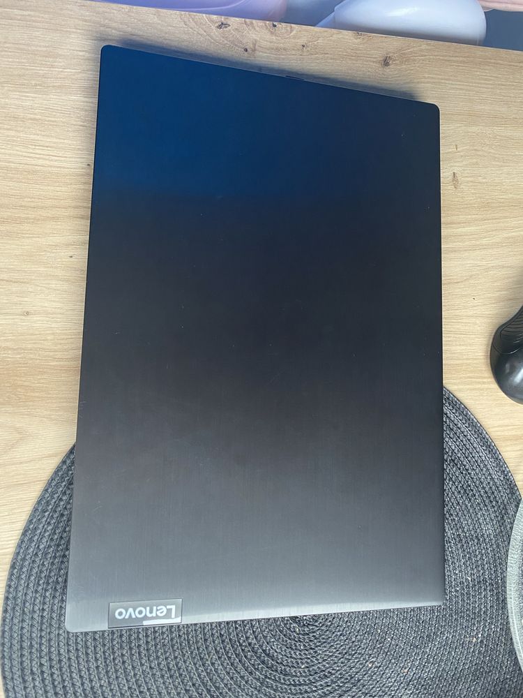 Laptop Lenovo ideaPad S145