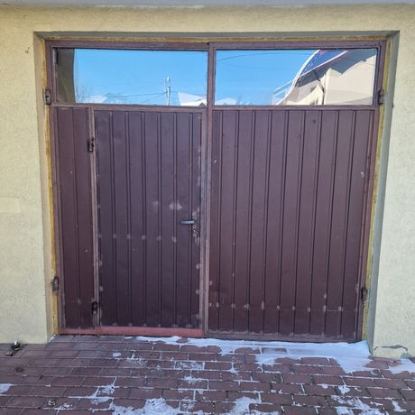 Brama Garażowa ocieplana z drzwiami 235 x 218