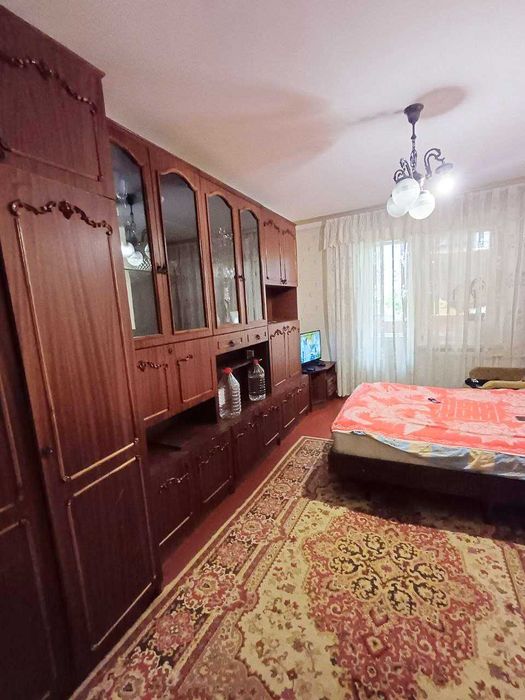 продам 2 к\к вул Ігоря Бедзая,3\9 цегла,вікна на 2 стор,велика лоджа