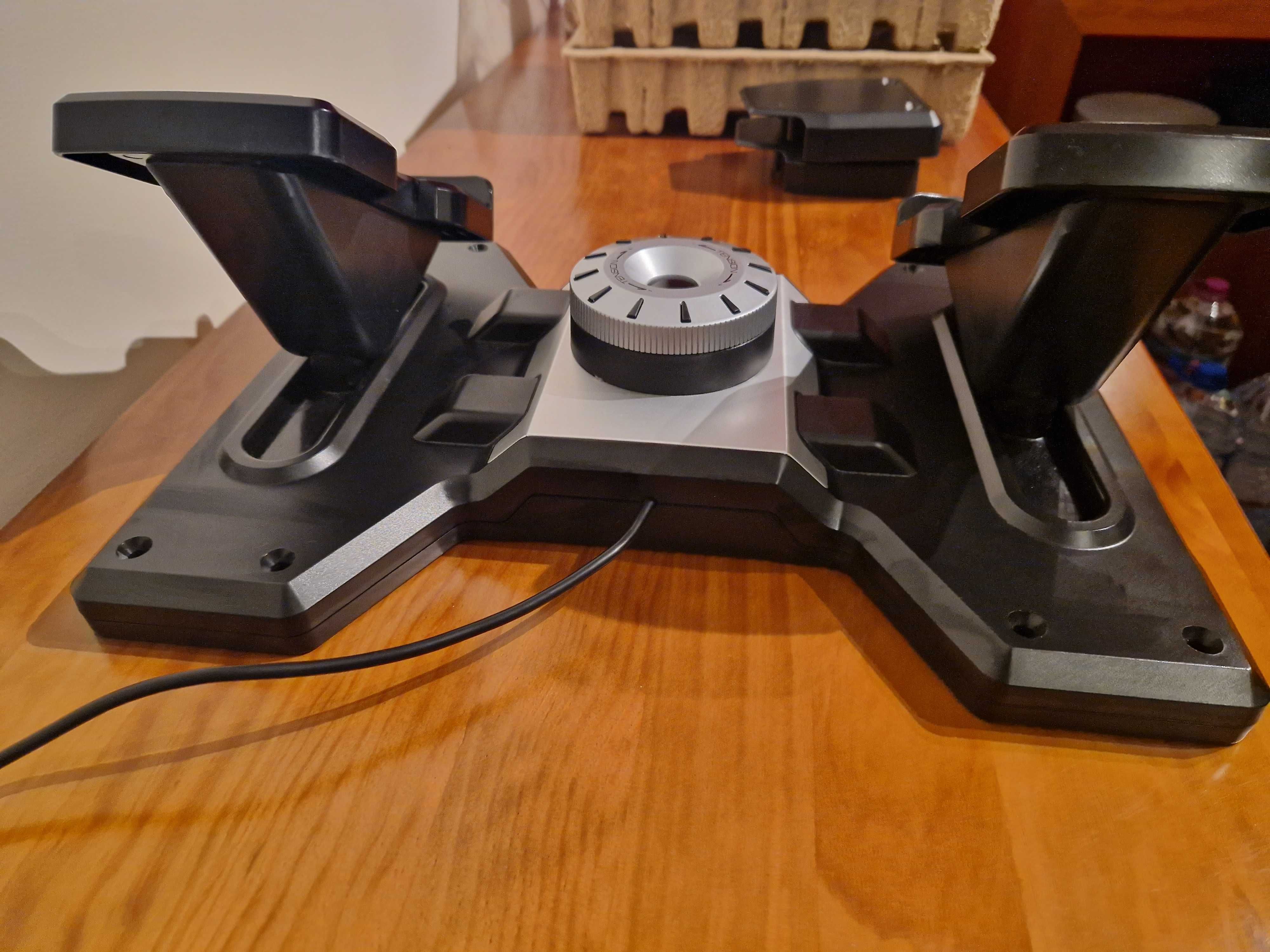 Logitech G Saitek Pro Flight Rudder Pedals (pedais simulação de voo)