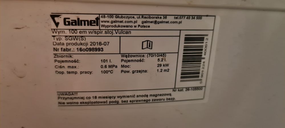 Bojler 100L wraz z grzałką i zbiornikiem wyrównawczym .