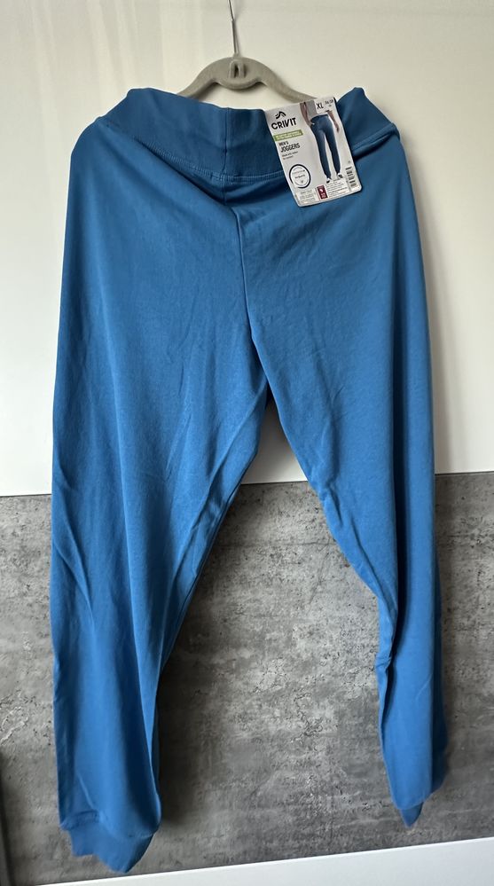 Nowe spodnie dresowe XL Crivit / Lidl