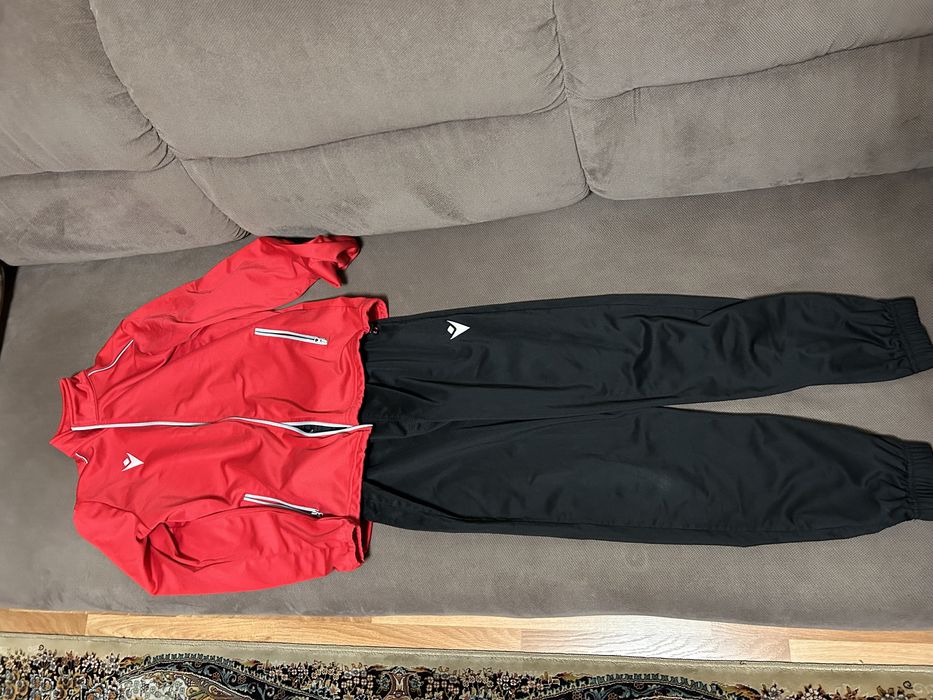 Спортивний костюм Macron xs