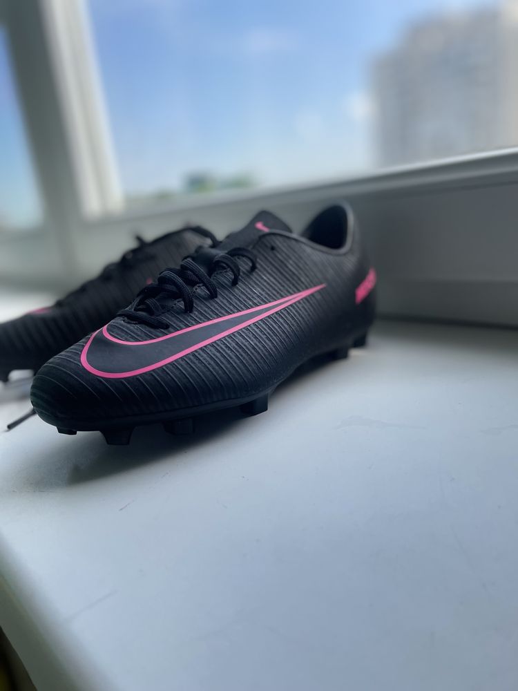 Дитячі футбольні бутси Nike Mercurial ,розмір по стопі 22 см,US -3