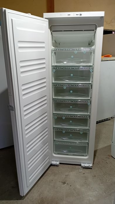 Морозильна камера Електролюкс суха замор.