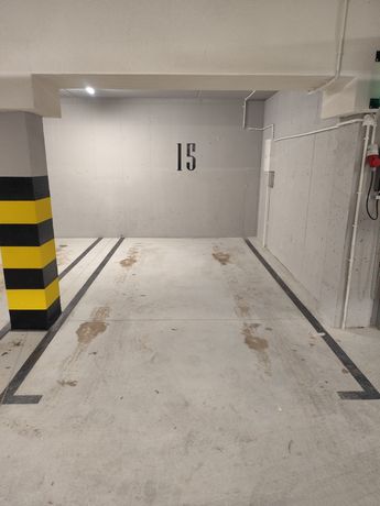 Miejsce parkingowe w hali garażowej Sahara Premium