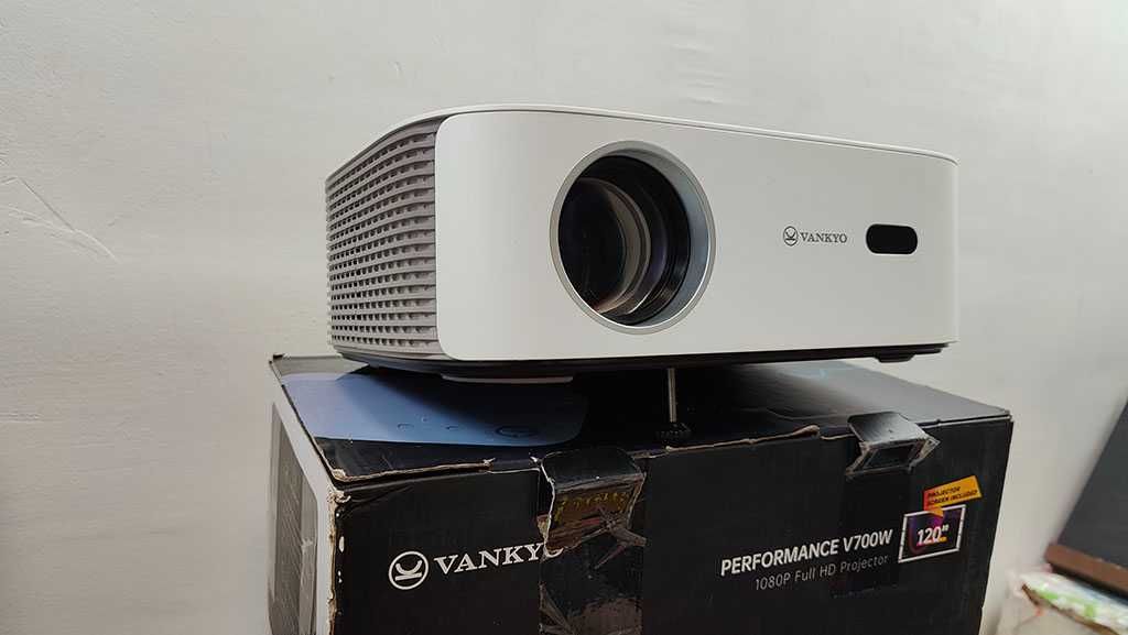 проектор VANKYO 1080p 420 Lumen Projector - V700W