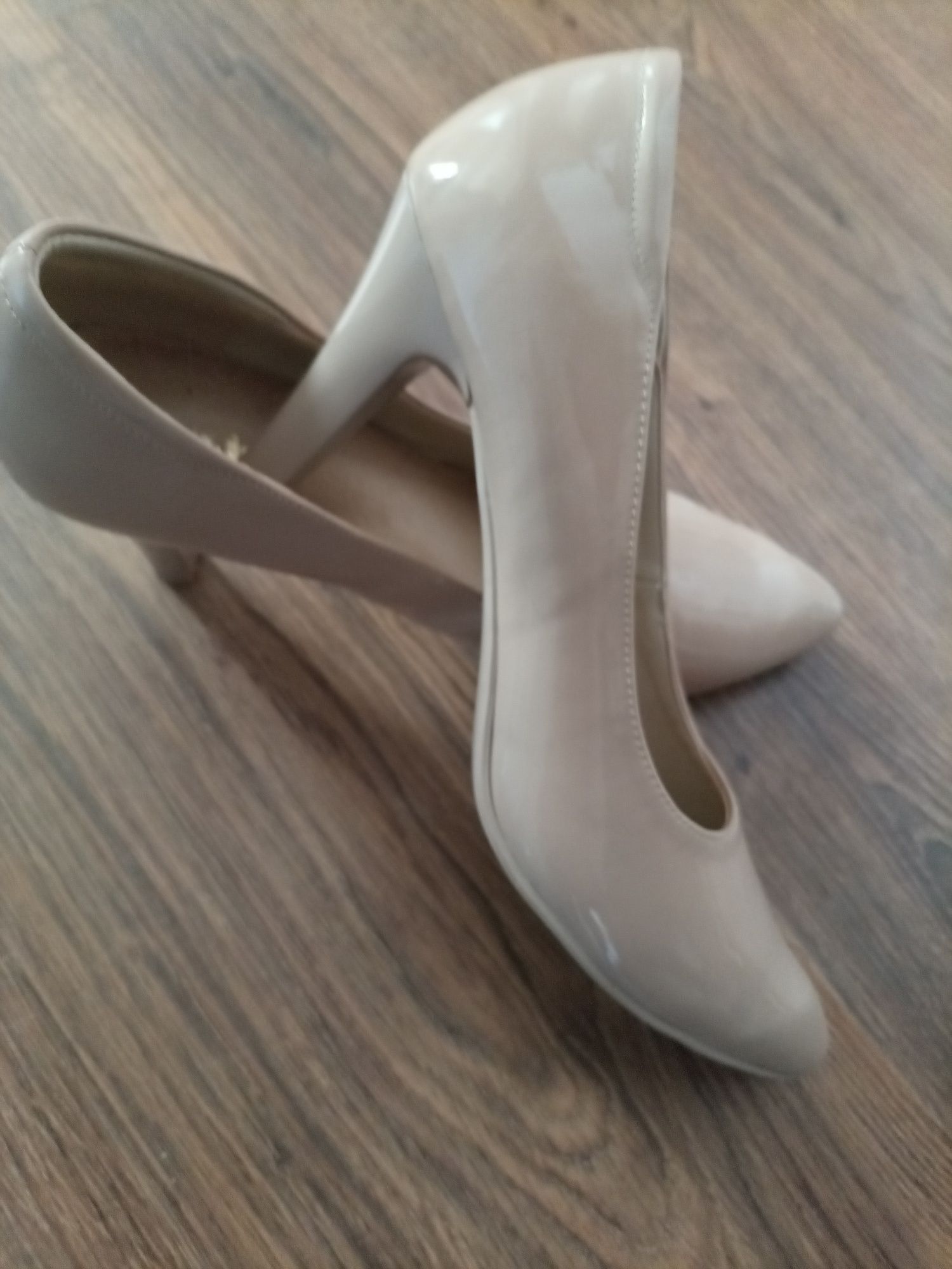 Buty na obcasie rozmiar 40