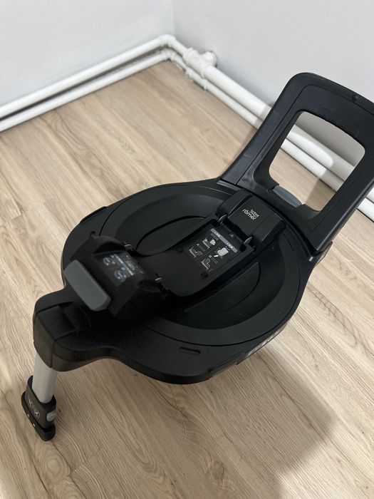 Fotelik samochodowy łupina z bazą Britax BabySafe 3 i-Size