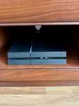 Play Station 4 1TB (pad, 3 gry, stan idealny)
