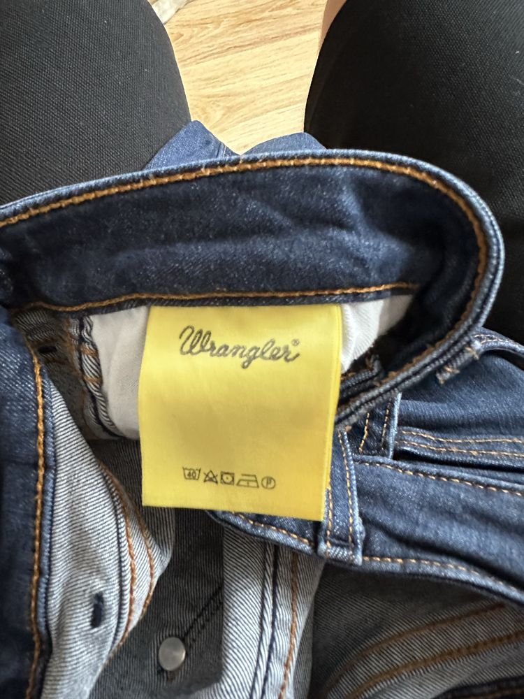Spodnie Damskie Jeansowe Niski Stan Wrangler