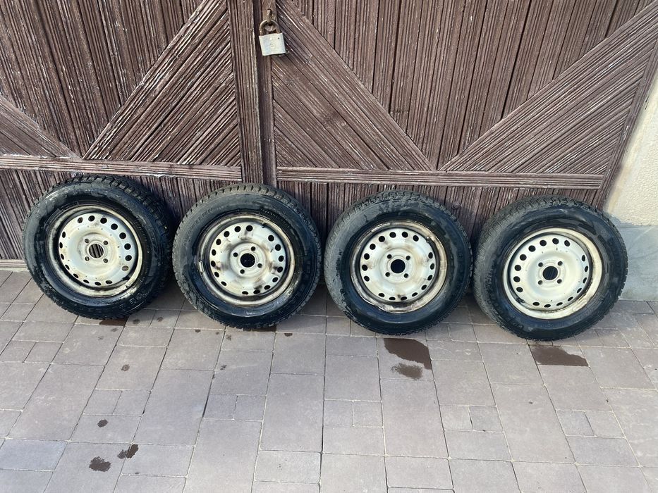 Продам комплект зимової резини на дисках. 175/70/R13 82T