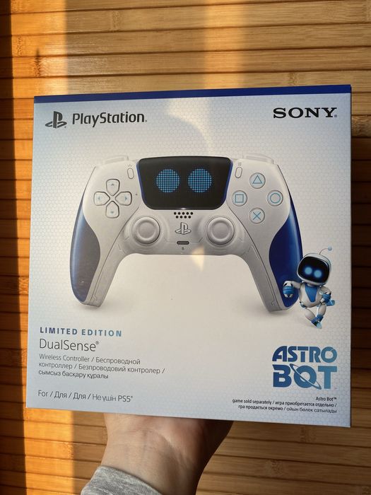 Геймпад Sony PlayStation 5 DualSense Astro Bot Limited Edition