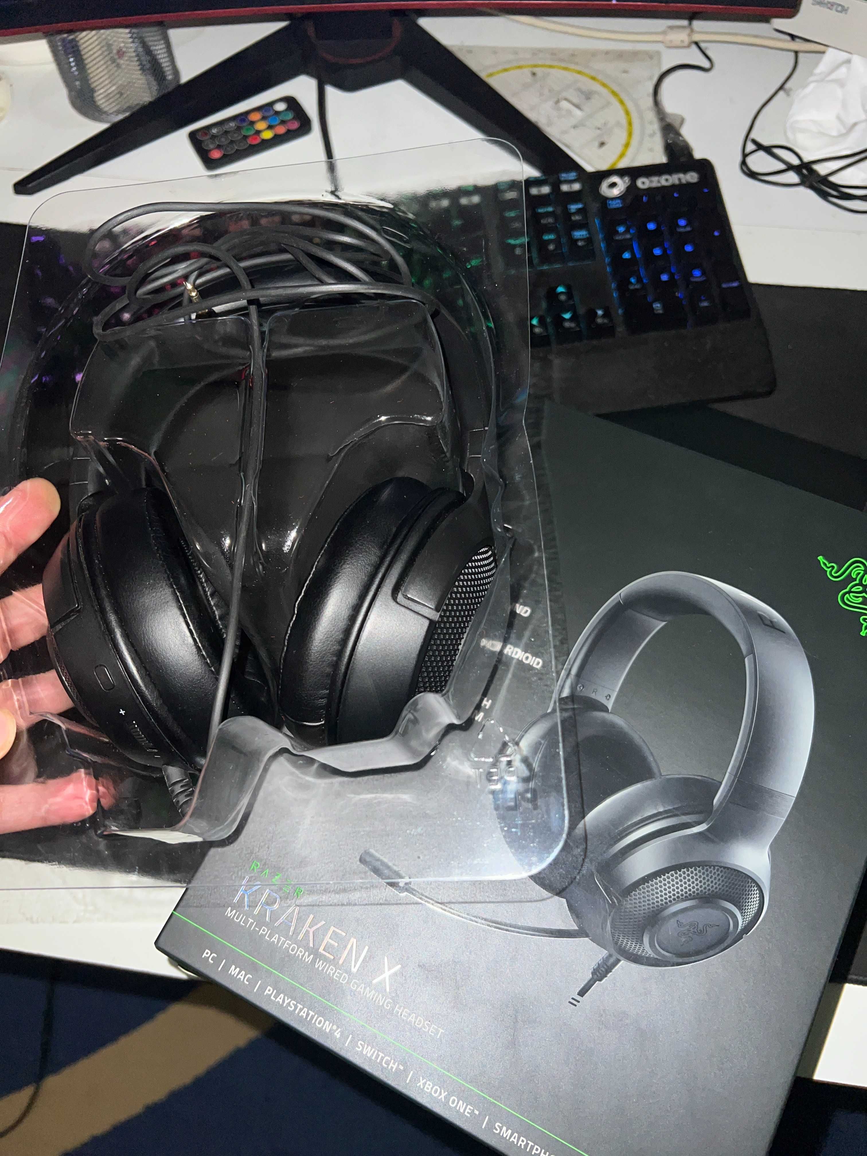 Auscultadores Gaming com Fio RAZER Kraken X Lite - Multiplataforma