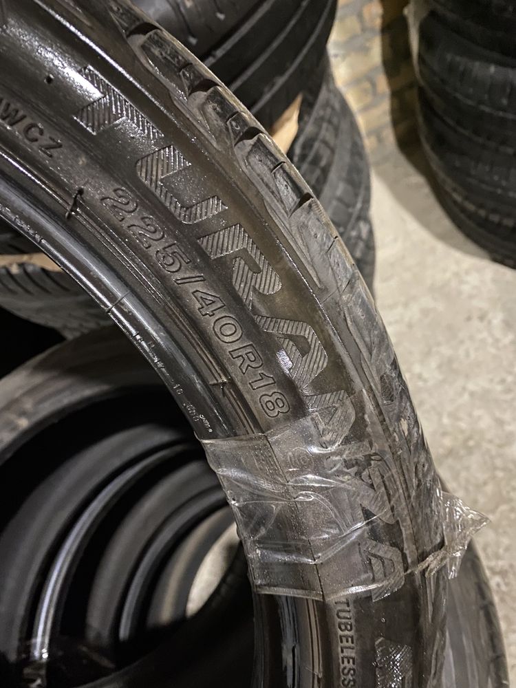 225/40 R18 Bridgestone Turanza комплект шин летних.