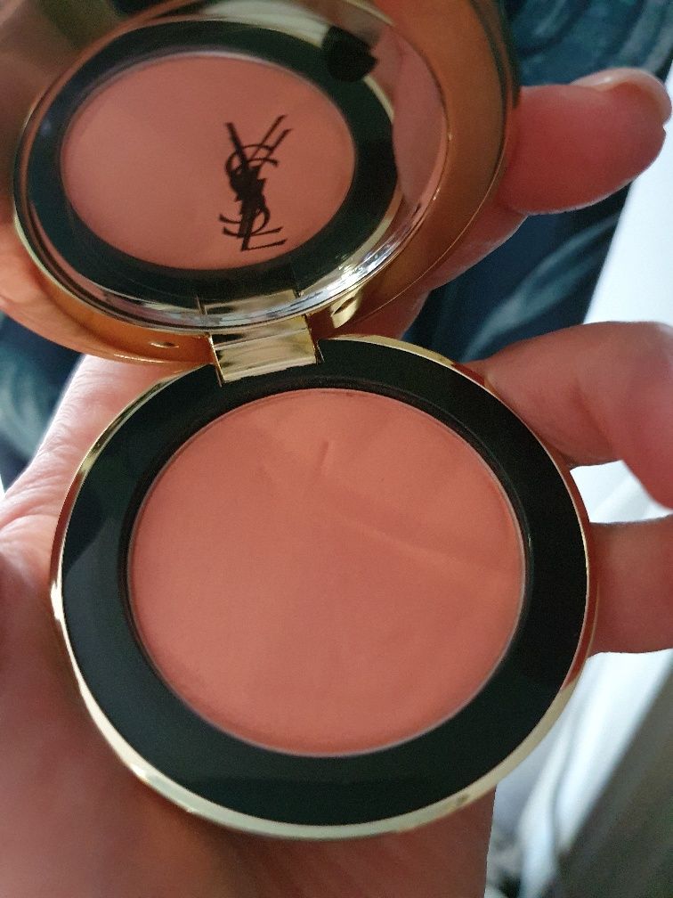 Yves Saint Laurent - róż do makijażu nr 57 Coral Clash