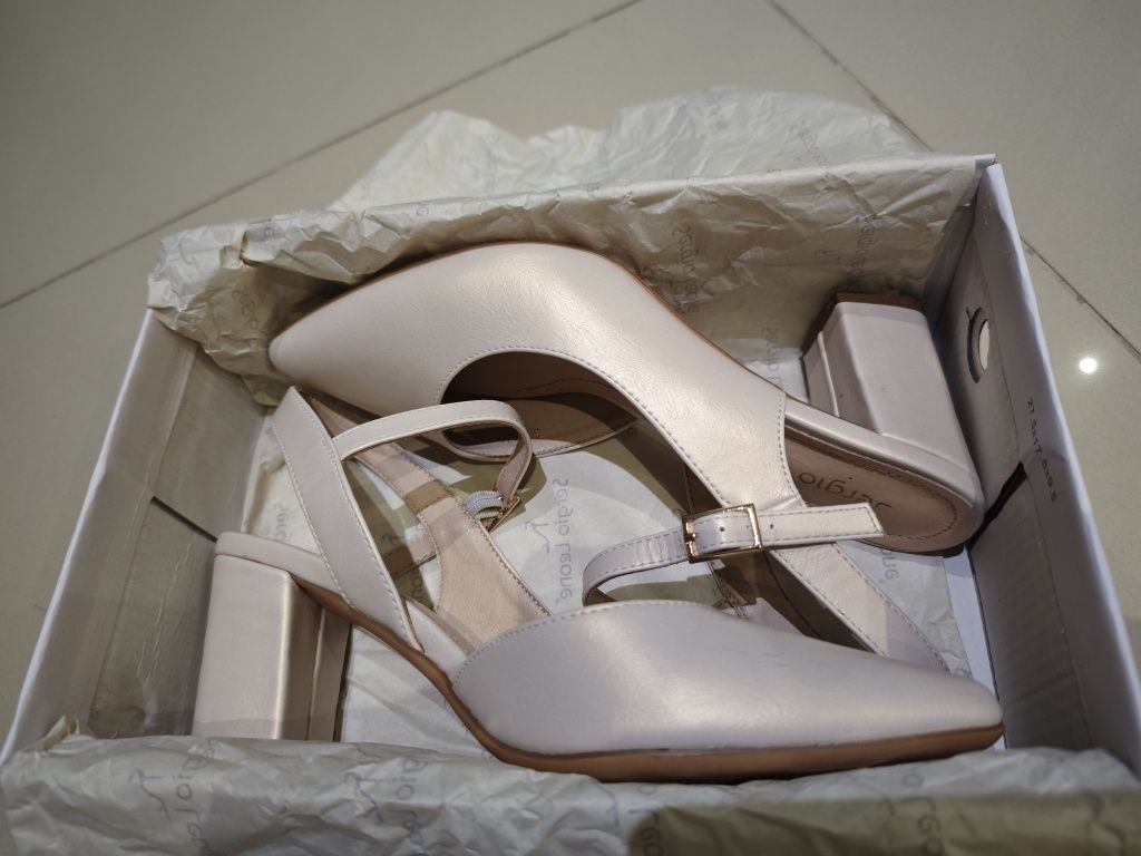 Buty ślubne kolor beżowa perła