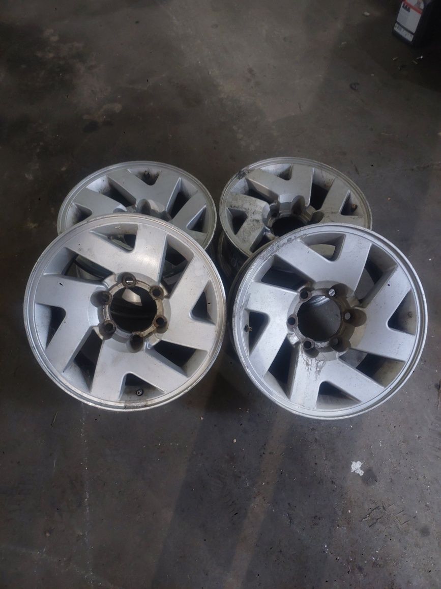 Диски R16 на Mitsubishi  Педжеро, L200