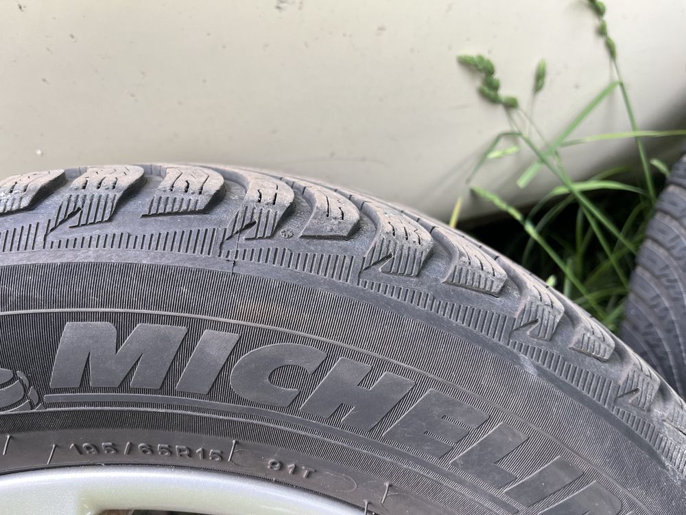 Felgi aluminiowe 15” z oponami zimowymi RCD Mazda 3
