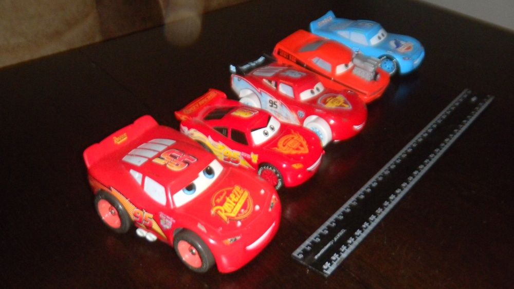 машинки CARS...ТАЧКИ и треки... оригиналы фирмы MATTEL