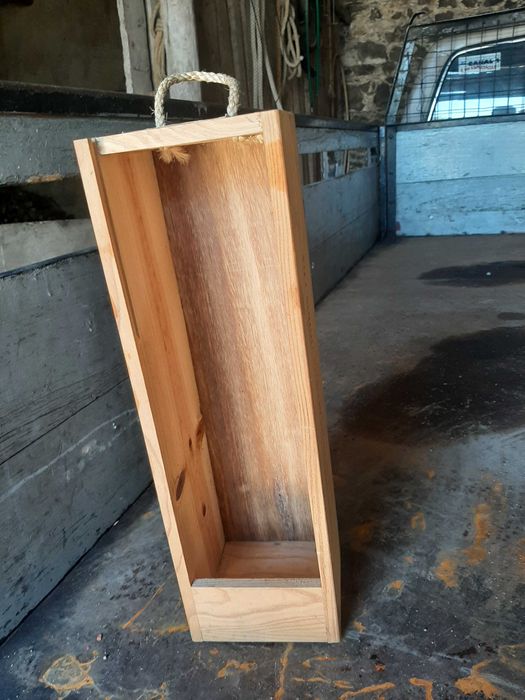 Caixa nova em madeira Quinta da Alorna.