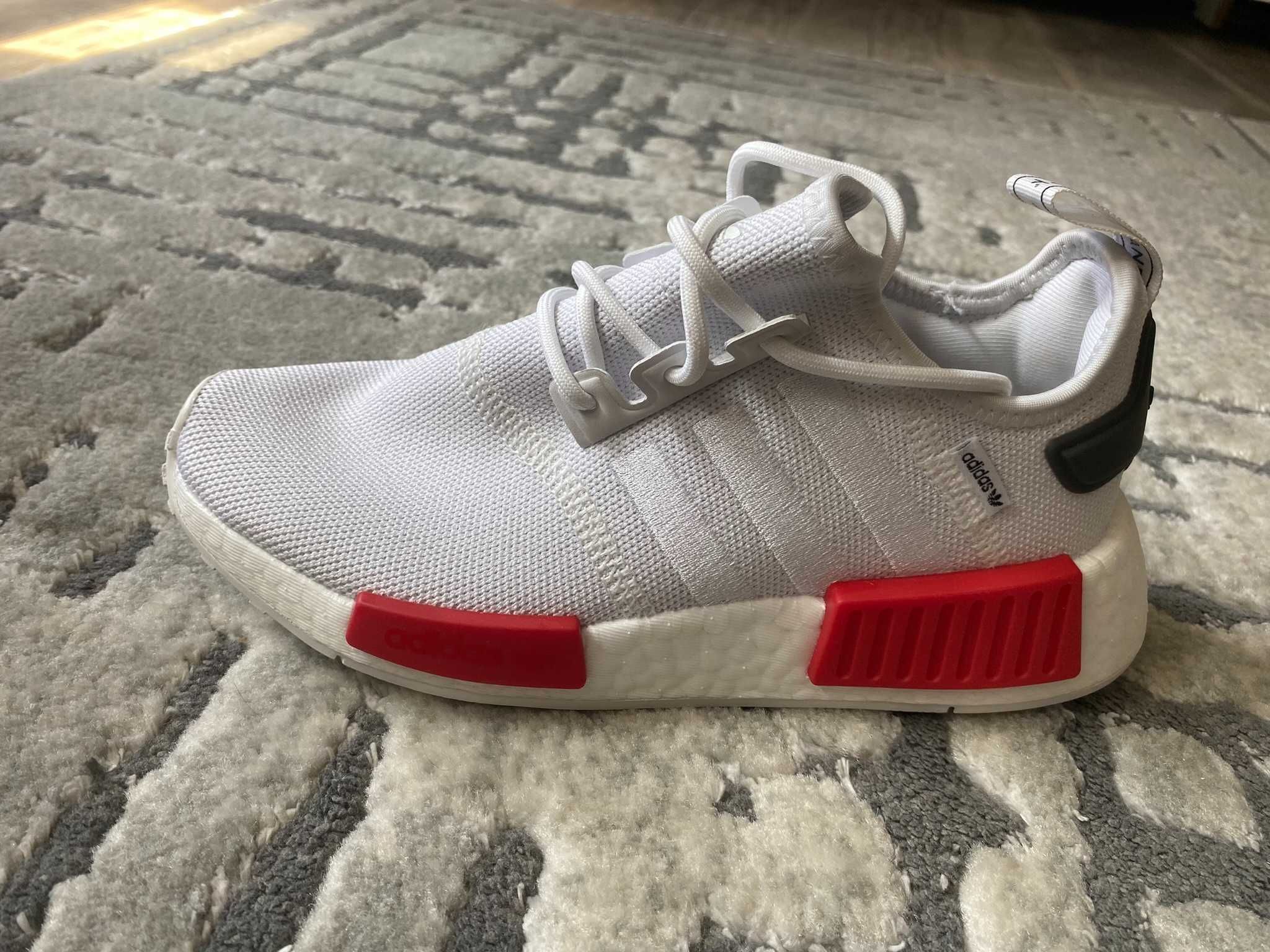 Nowe Oryginalne Adidas damskie, model NMD_R1 GX 9527, rozmiar 36