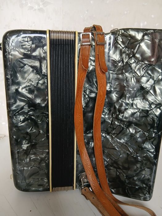 Німецький Акордеон/Аккордеон/ на 96 басів Amoretto