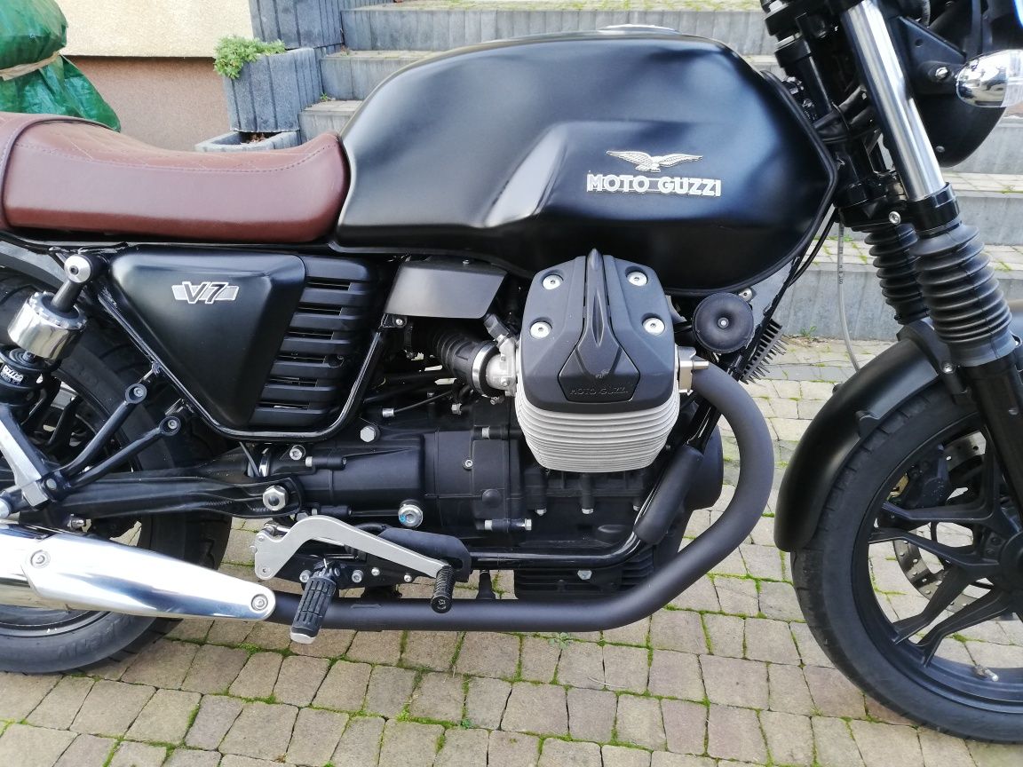 Moto Guzzi V7 Stone 14r Scrambler Ducati SV