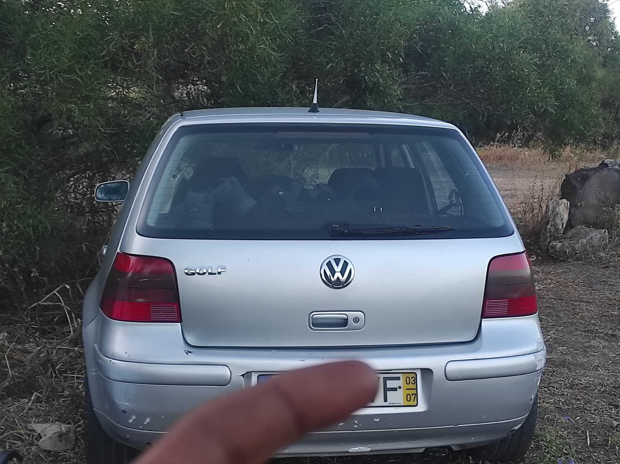 Golf ano 2003 , Confortável Llindo Carro