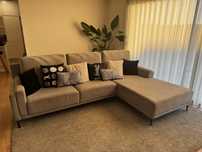Sofa com chaise cinza