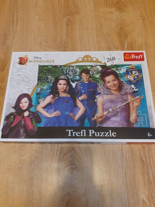 Puzzle Trefl Descendants - 260 elementów