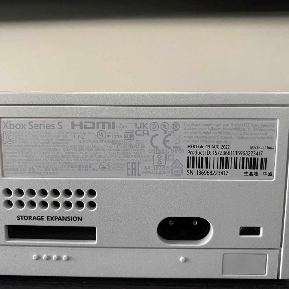 Xbox Series S 512 + 2 джойстики + 2ТБ памʼяті + зарядна станція!