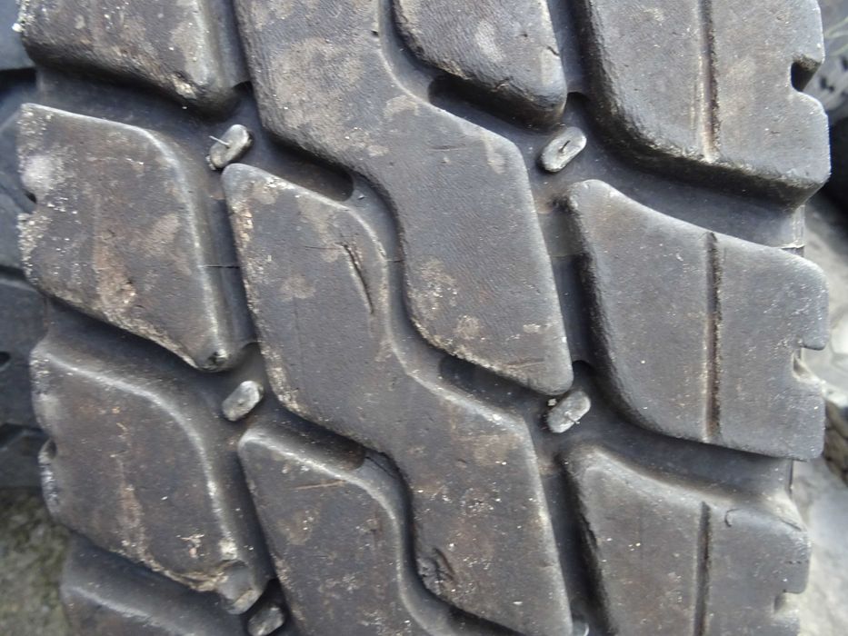 Opona 13R22.5 KUMHO KMD 31 ( 800 netto)
