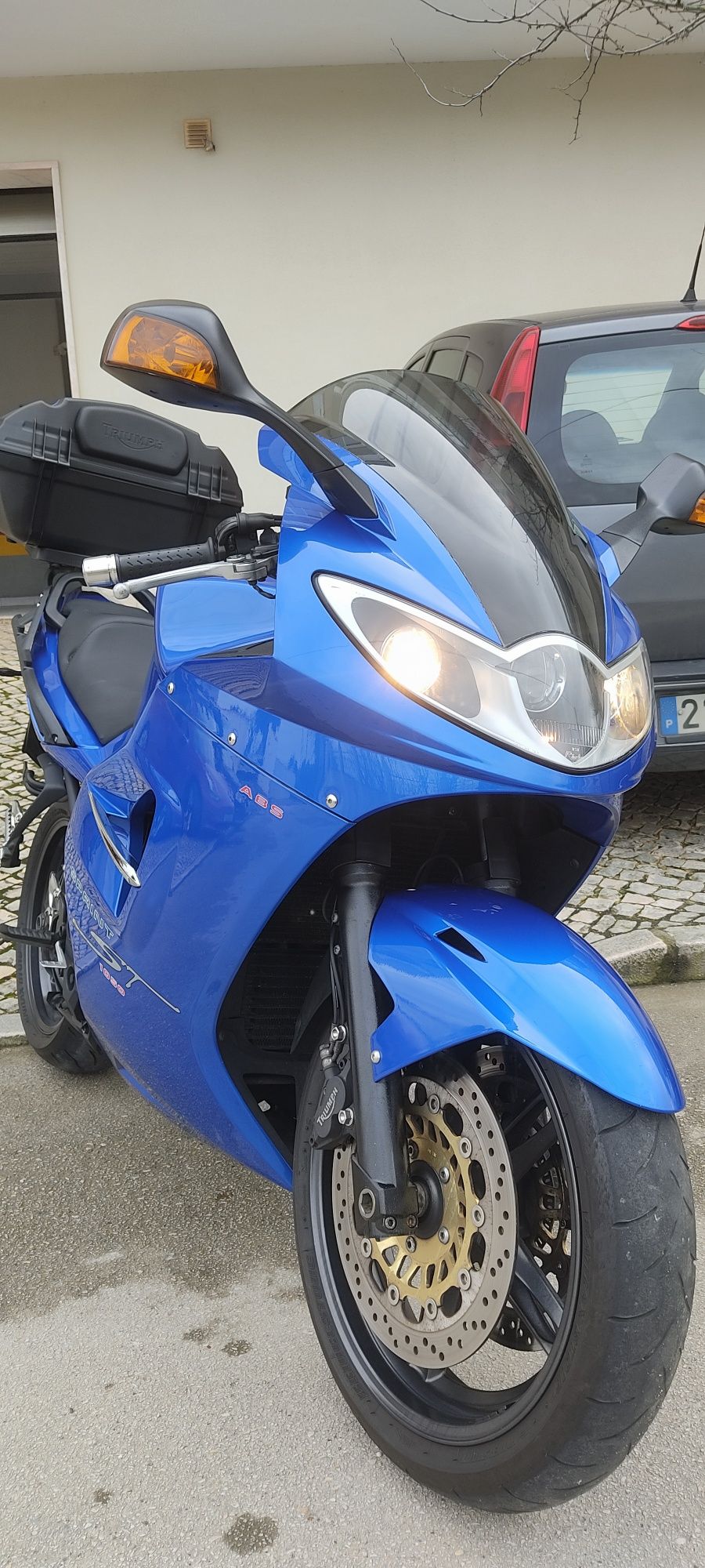 Triumph Sprint ST 1050