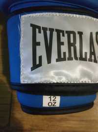 Перчатки боксерские Everlast.