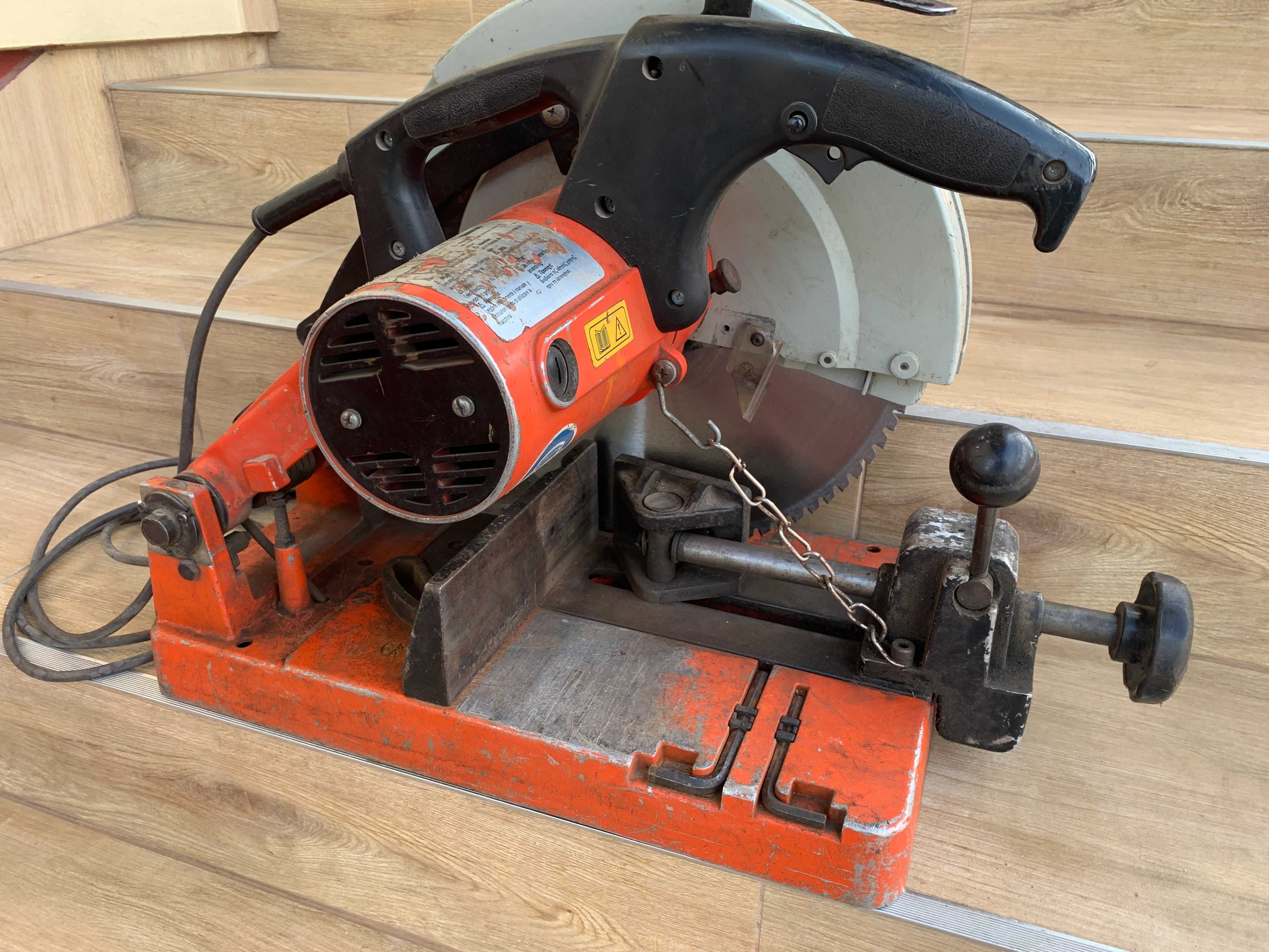Przecinarka tarczowa do metalu RIDGID 590-L Piła do metalu 355 mm