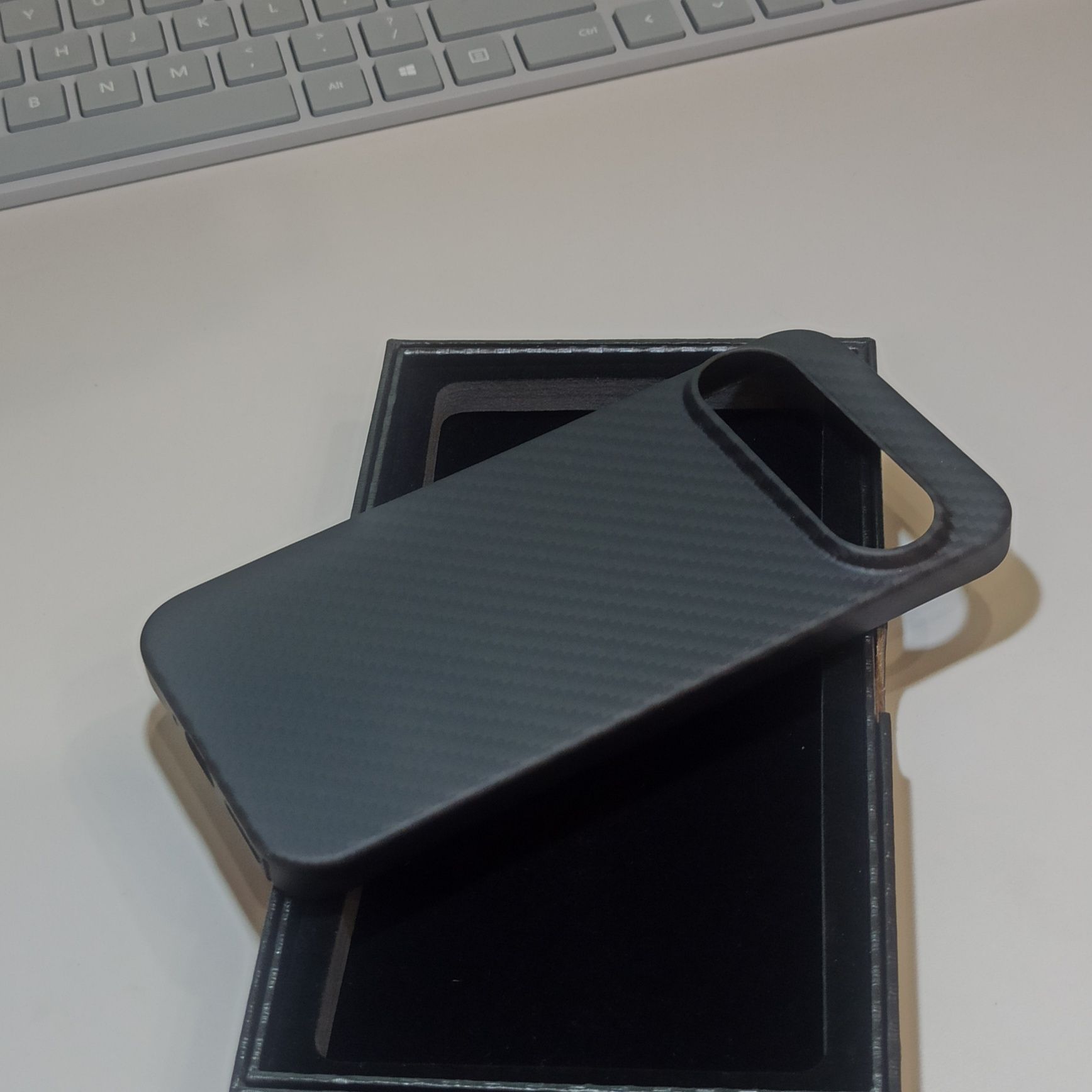 Карбоновый чехол Google Pixel 9
