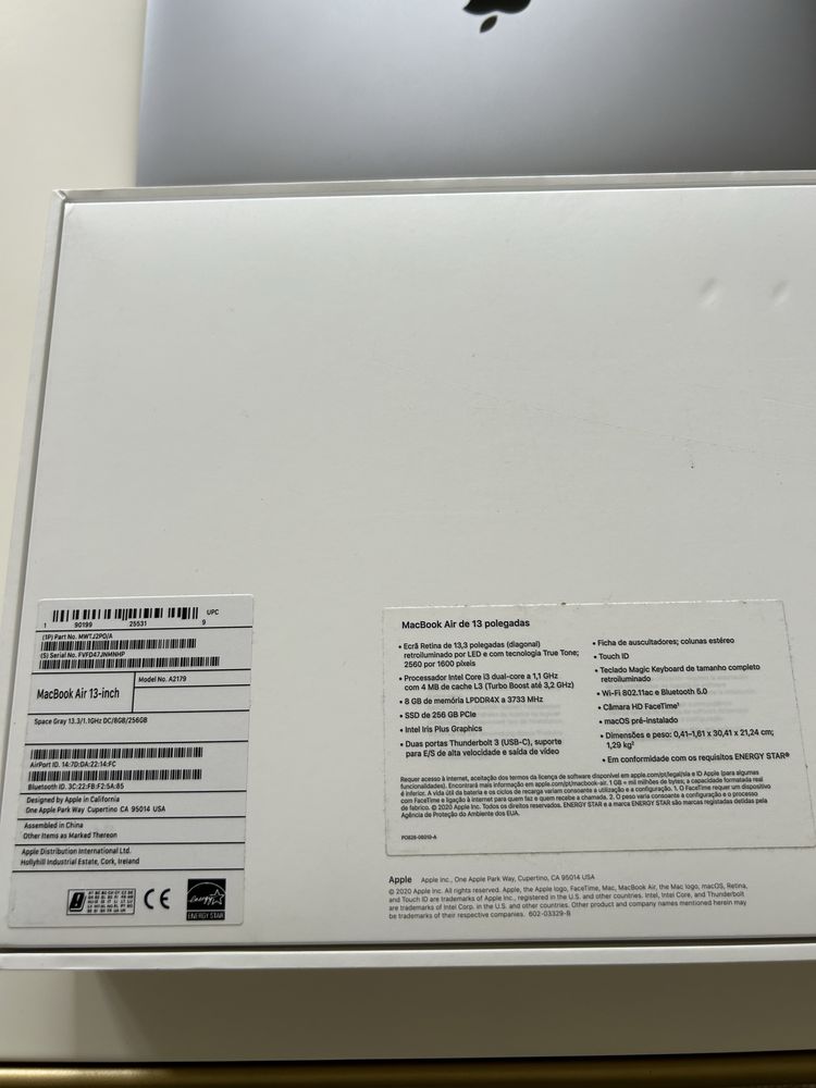 MacBook Air Retina 13.3-inch (2020) - Core i3 - 16GB SSD 256