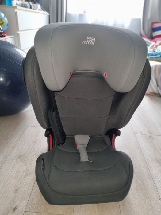 Fotelik samochodowy Britax Romer Kidfix III 15-36 kg