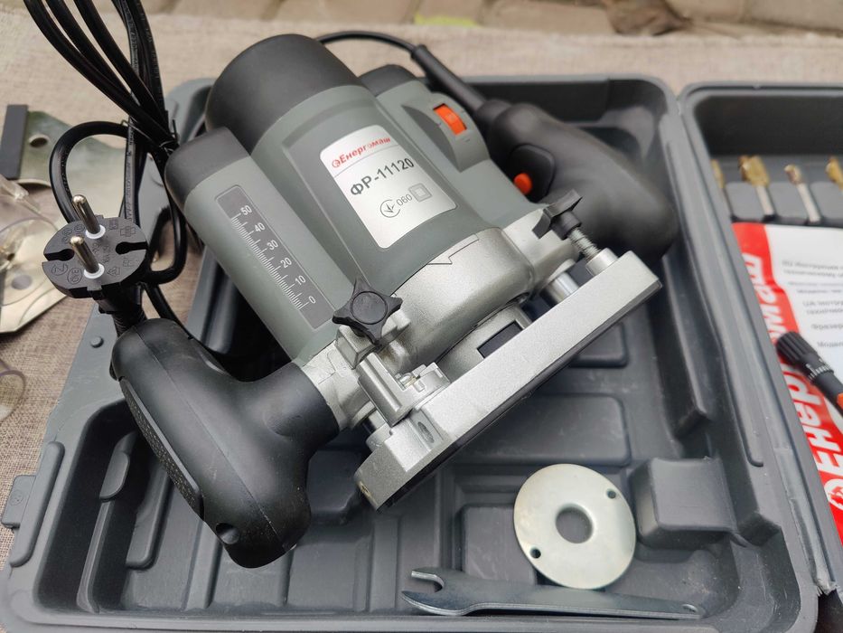 Фрезер Енергомаш ФР-11120 1200 Вт