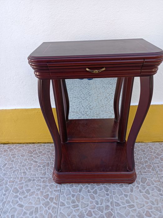 Móvel de entrada/corredor em mogno impecável