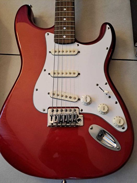 Gitara elektryczna ze wzmacniaczem