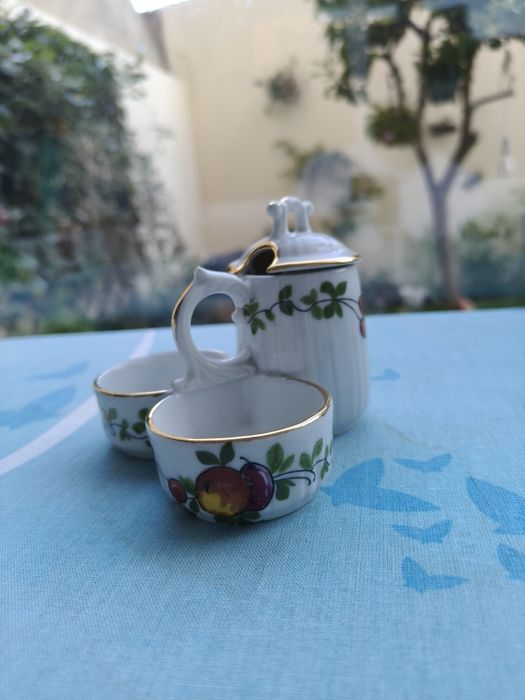 Vendo caixinhas e botas decorativas