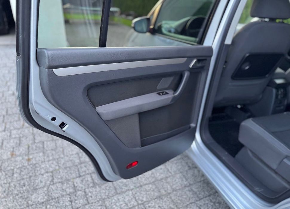 Volkswagen Touran 2010р 2.0 TDI