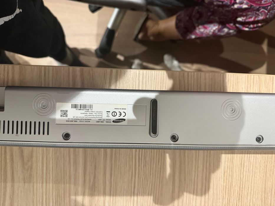Soundbar samsung HW-J651, Głośnik centralny i subwoofer