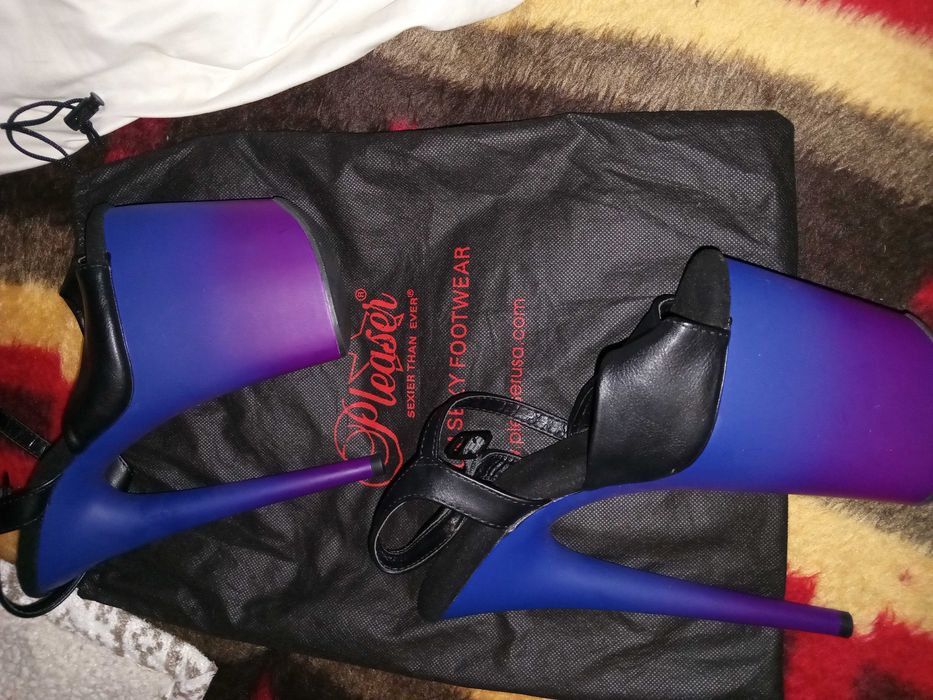 Стріпи для стриптизу,висота 2,розмвр 37,майже як нові.