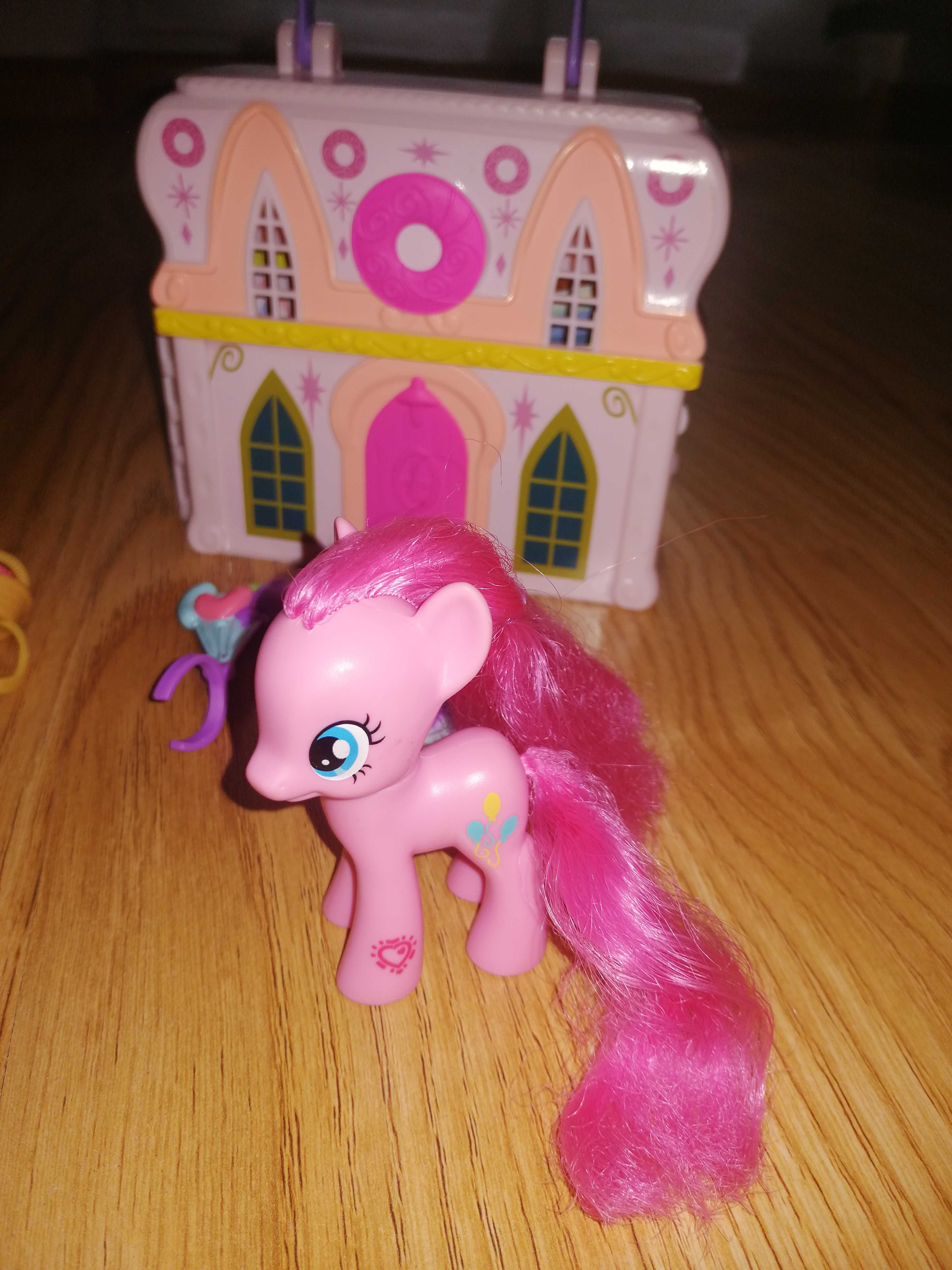 My Little Pony - domek i Pinky Pie z akcesoriami